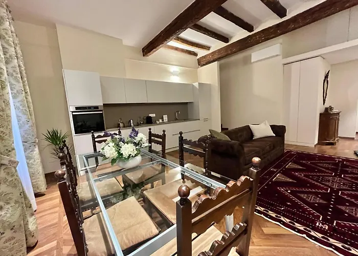 De' Musei Suites - Premium Two-Bedroom Near Piazza Maggiore