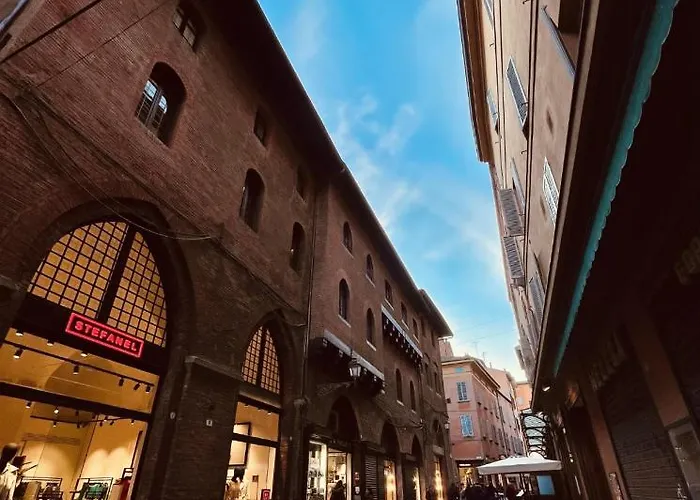 De' Musei Suites - Premium Two-Bedroom Near Piazza Maggiore ボローニャ