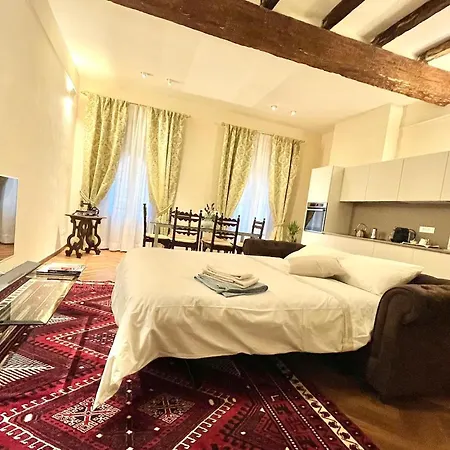Lovely 2 Bedroom Nearby Piazza Maggiore Apartment Bologna
