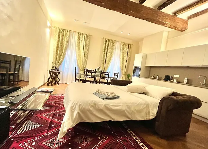 Lovely 2 Bedroom Nearby Piazza Maggiore Apartamento Bolonha