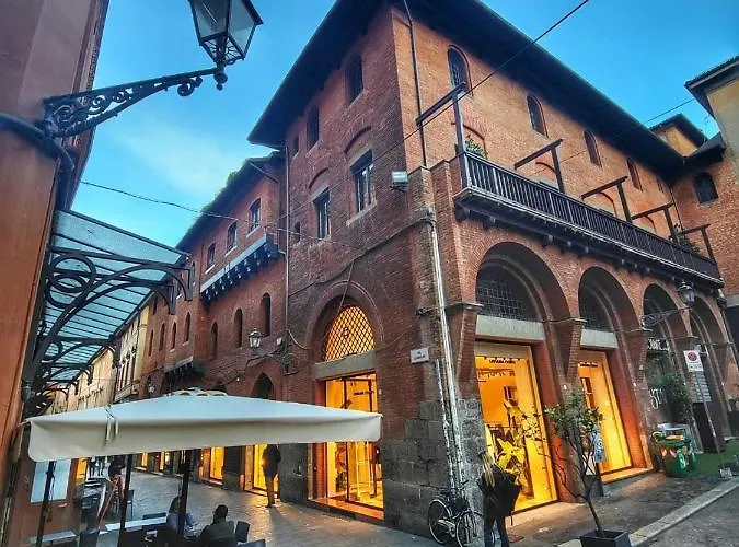 Lovely 2 Bedroom Nearby Piazza Maggiore Appartamento *